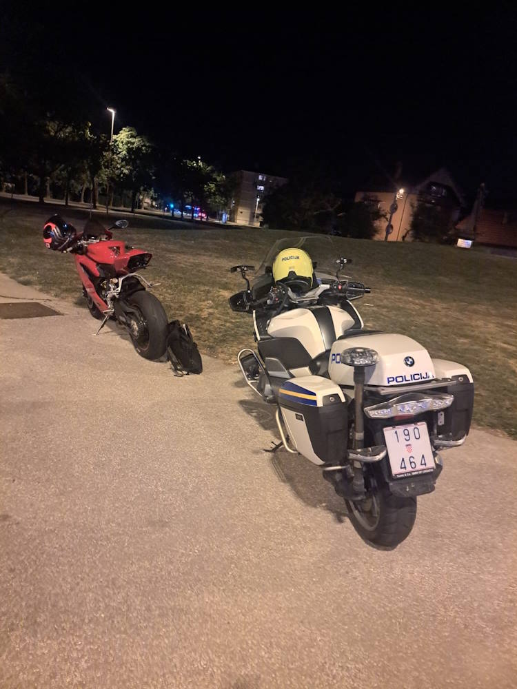 Slika /PU_ZG/slike/PUZ/2025/SRPANJ/CAR MEET SCENA 26072025/FOTO1.jpg